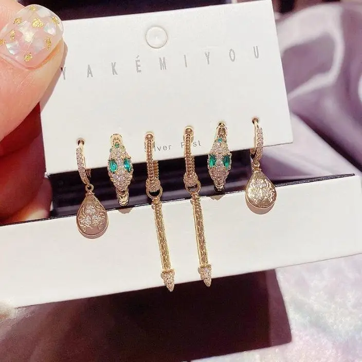 

High quality luxury green zircon S animal ear buckle earrings 6 piece golden beetle long asymmetric women vintage ear jewelry