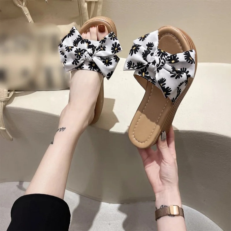 

Women's Outdoor Slippers Butterfly Knot Flower Wedges Sweet Female Shoes Comfortable Leisure 2021 Summer Ladies New Slippers