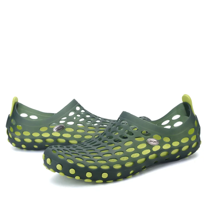 

Big Size 36-45 Men Sandals Rubber Clogs Shoes Hole Shoes EVA Sandalias Summer Beach Shoes Slippers Cholas hombre Unisex Couple