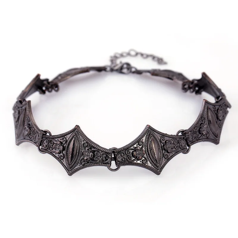 

2021 Antique Silver-Plated Short Collar Necklace Vintage Feminine Charm Clavicle Necklace, Ladies Vintage Necklace and Pendant