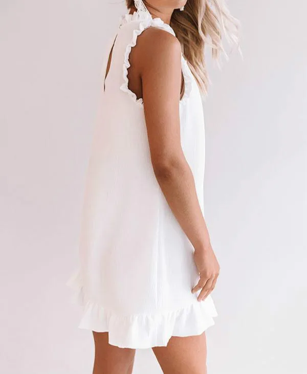 Женское платье трапеция белое сексуальное без рукавов с оборками летняя пляжная