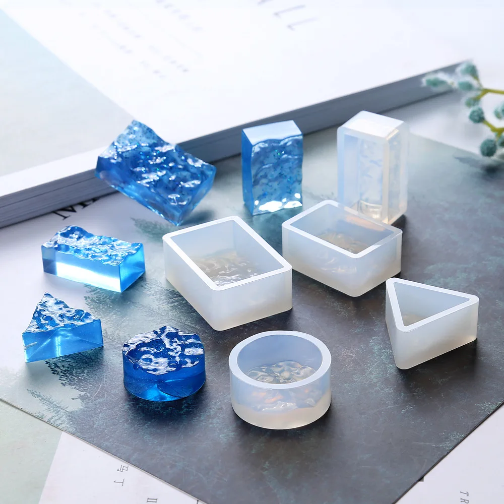 

Triangle Silicone Mold Round Pendant Mold Dried Flower Epoxy Resin Mould For DIY Jewelry Making