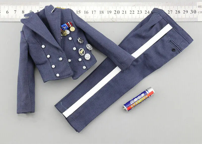 

Модель D80147, официальная Униформа немецких военно-воздушных сил, 1:6