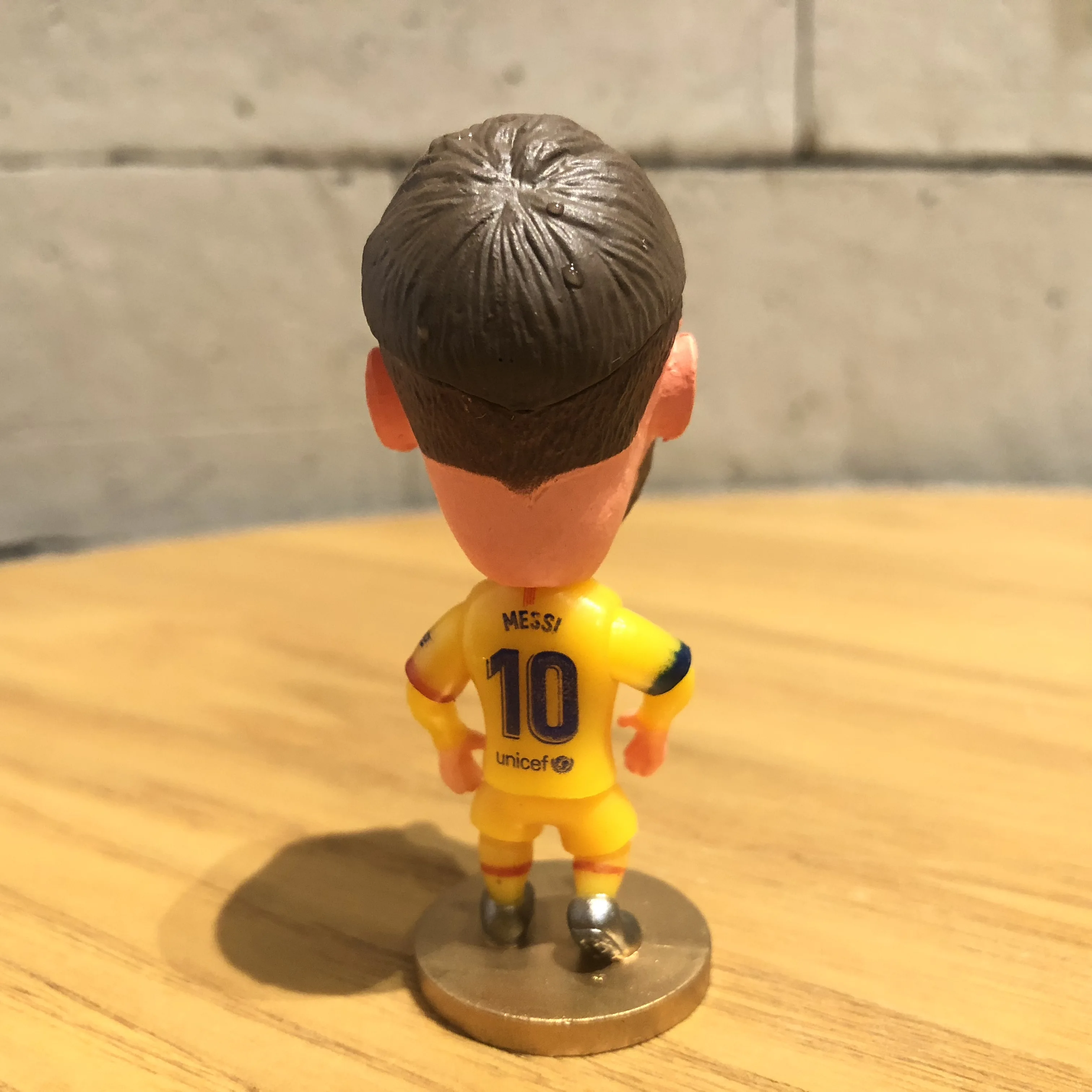 

Star Messi Classic Yellow Movable joints Resin Model Toy Action Figure Dolls collectible gift