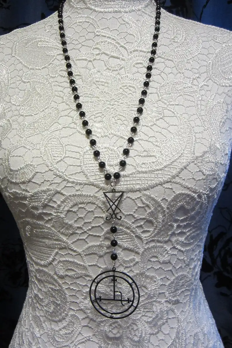 Религиозные христианские сатаны/Люцифер и ЧЕРНЫЕ ЧЕТКИ Lilith/готическое