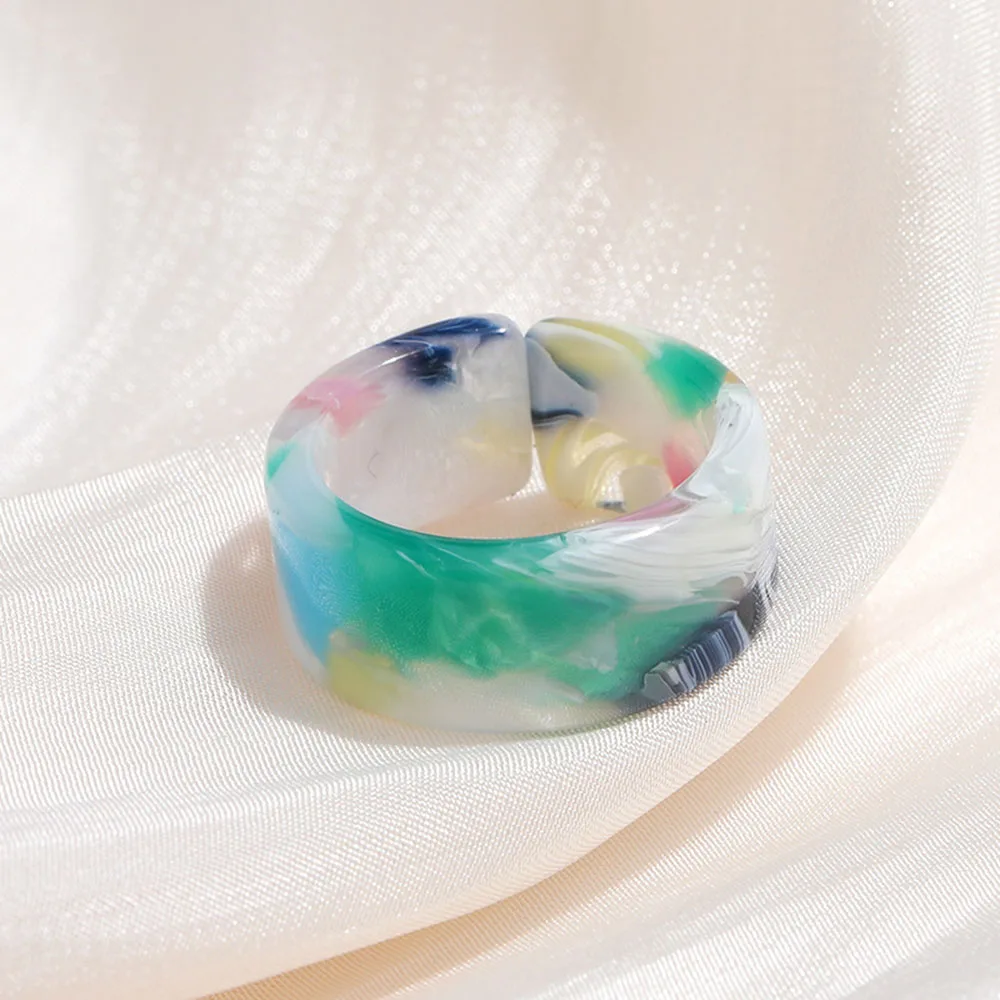

2021 New Gradient Texture Blooming Transparent Minimalist Colorful Acrylic Resin Open Circle Adjustable Rings for Women Gift