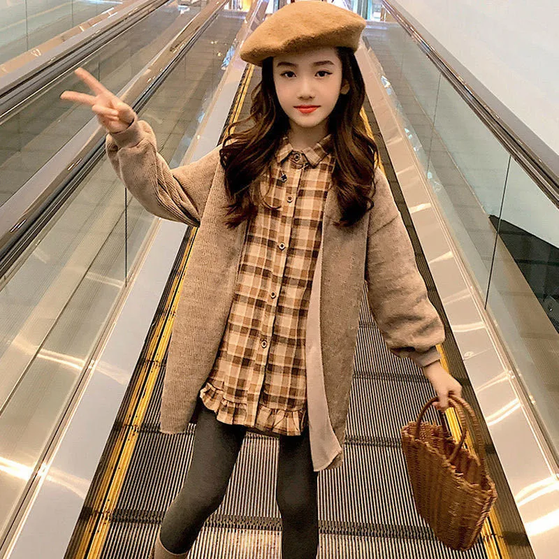 

Пальто для девочек на весну и зиму, теплая длинная одежда в клетку, Детские топы для подростков, свободные модные коричневые куртки, свитер и...