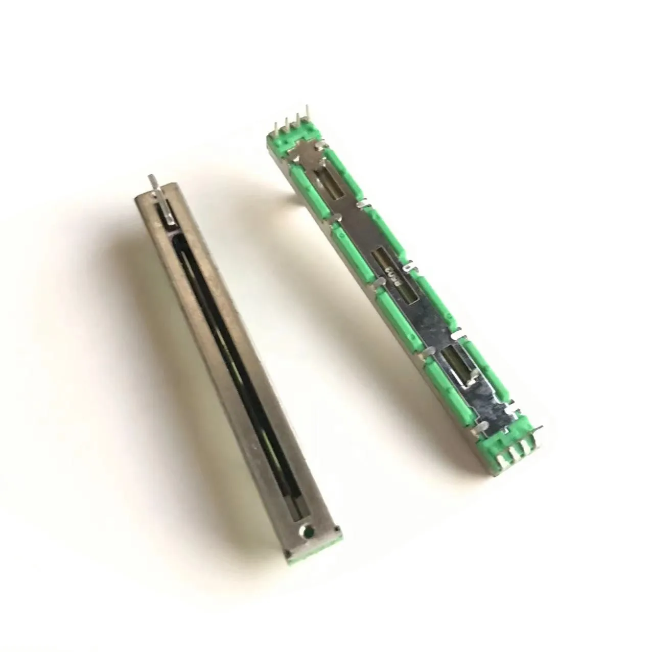 2x DCV1029 потенциометр для вертикальной версии | Электронные компоненты и