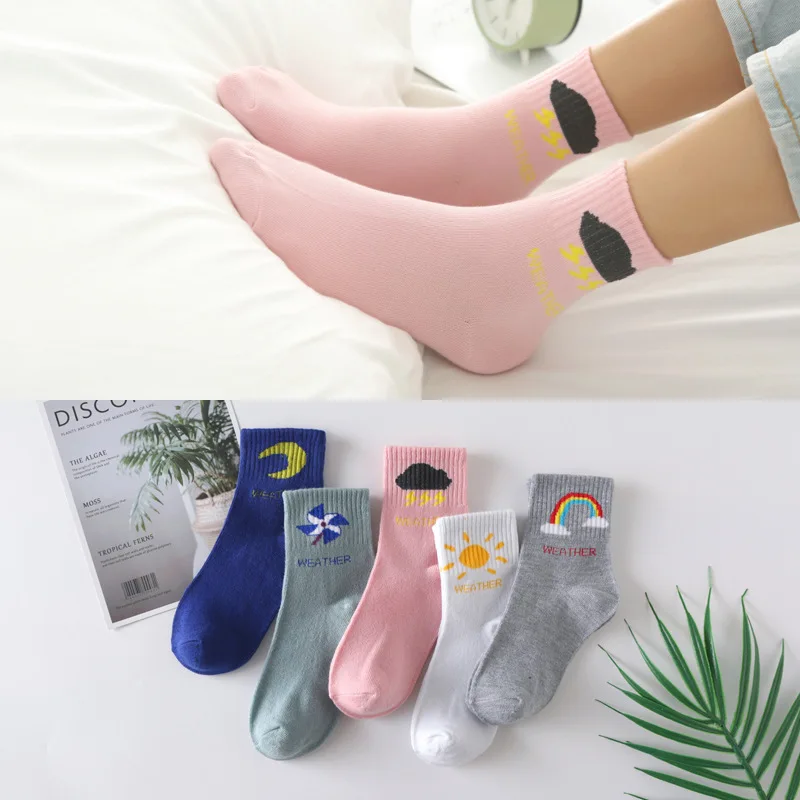 2019 Kawaii модные корейские женские стильные длинные носки Half fun Солнце Луна ветряная
