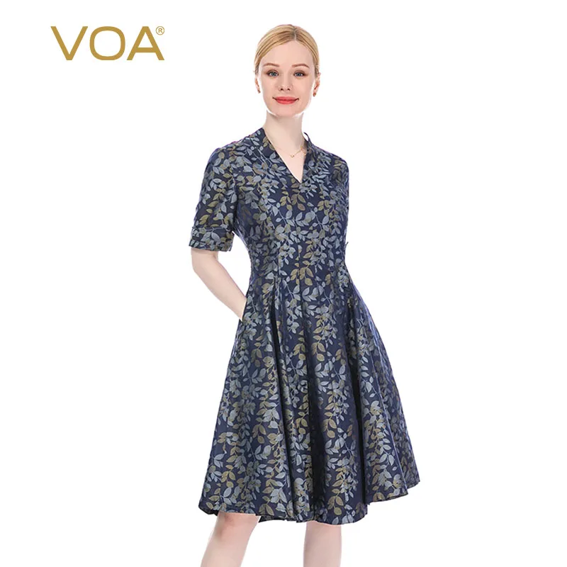 

VOA Silk 25m/m Yarn-Dyed Jacquard Small V-neck Crimping Five Short Sleeve Slim Thin Expandable Dress A0163