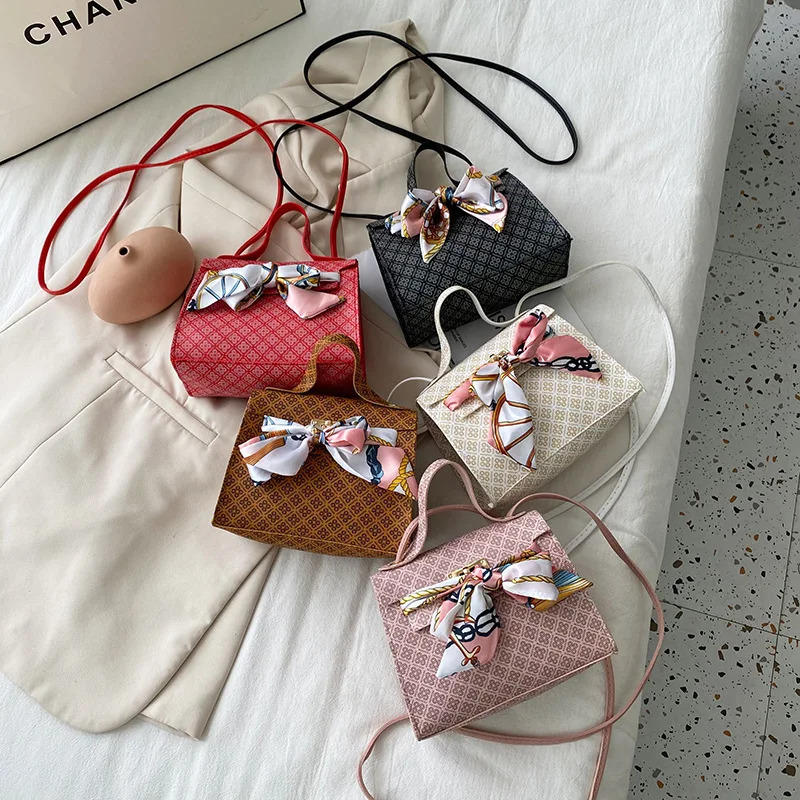 

Multicolor Polka Dot Silk Scarf Decorated with Women's Handbags Mobile Phone Bag New Trend One Shoulder Messenger Chain Lock Bag