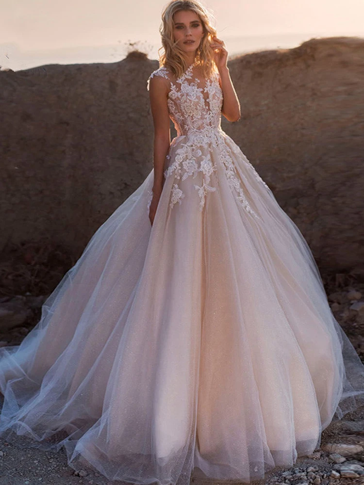 

2021 Scoop Neck Ball Gown Wedding Dresses For Bridal Gowns Lace Appliqued Elegant Puffy Skirt Princess Party Dress Plus Size