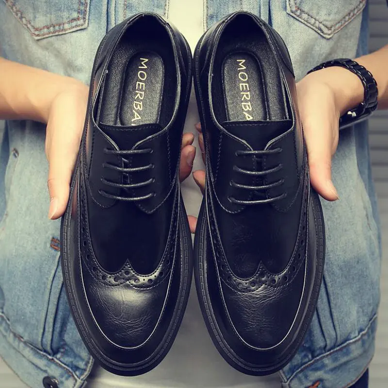 

New Arrival Luxury Italian Brand Men Leather Flats Men British Brogue Dress Shoes Formal Business Oxfords Shoes for Men 2020
