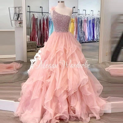 

Sweet Pink Princess One Shoulder Lush Ruffles Tulle Prom Dresses Women Luxury Full Beading Pearls A-line Long Prom Gowns