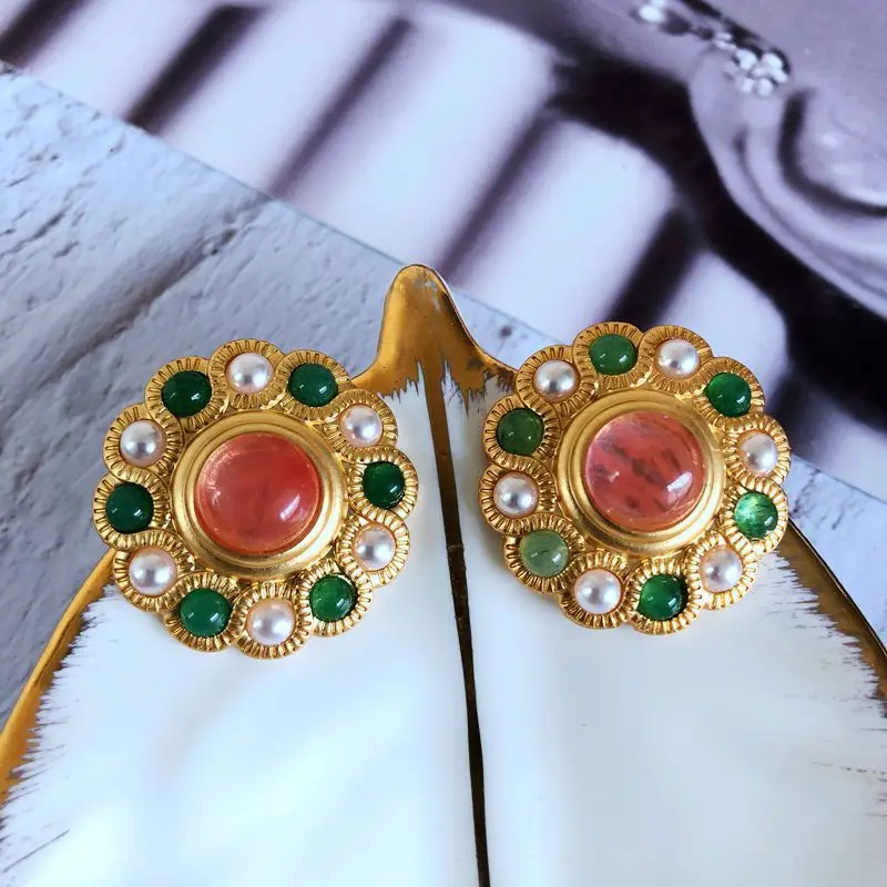 

Винтажные жемчужные серьги-гвоздики из красного и зеленого арбуза