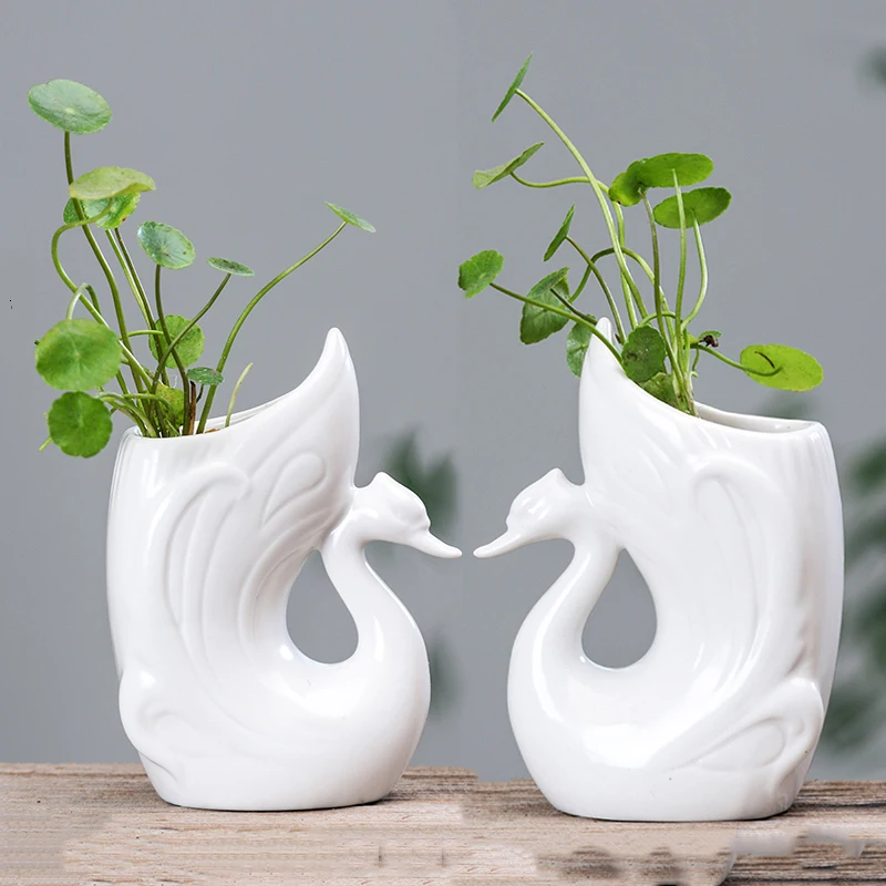 

Cute Cartoon White Ceramic Vase Tabletop Wedding Modern Minimalist Nordic Vase Living Room Decoration Wazony Office Accessories