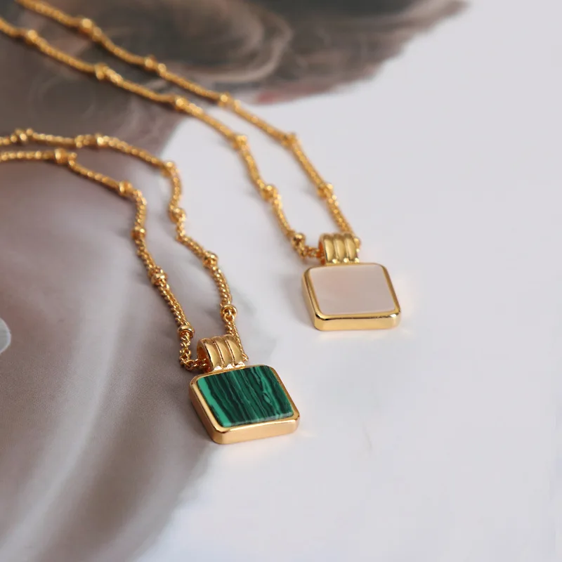 

Small Square Malachite Shell Necklace Female Cold Wind Ins Joker Contracted and Delicate Collarbone Chain Necklace