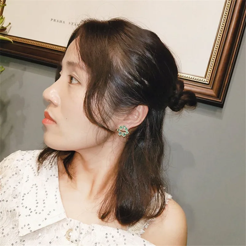 

Multiple Color Microscope Geometry of Gravel Stud Earrings Personality Retro Fashion Female Jewelry Earring Women Geometric