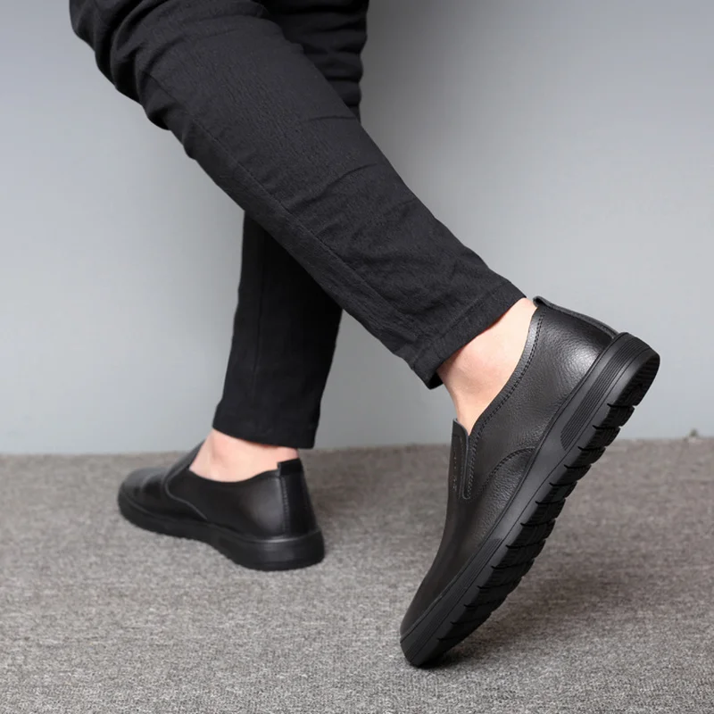 Мужские повседневные туфли из спилка дышащие лоферы с мягкой подошвой удобные