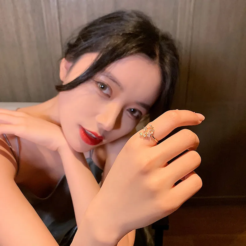 Женское кольцо из меди с цирконием wproduby