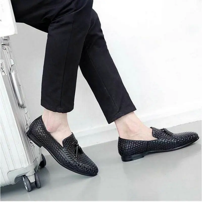 

2020 Men Weave Driving Moccasins Comfortable Slip on Loafer Shoes Men Casual Shoes Leather Loafers Office Shoes Big Size 37-48