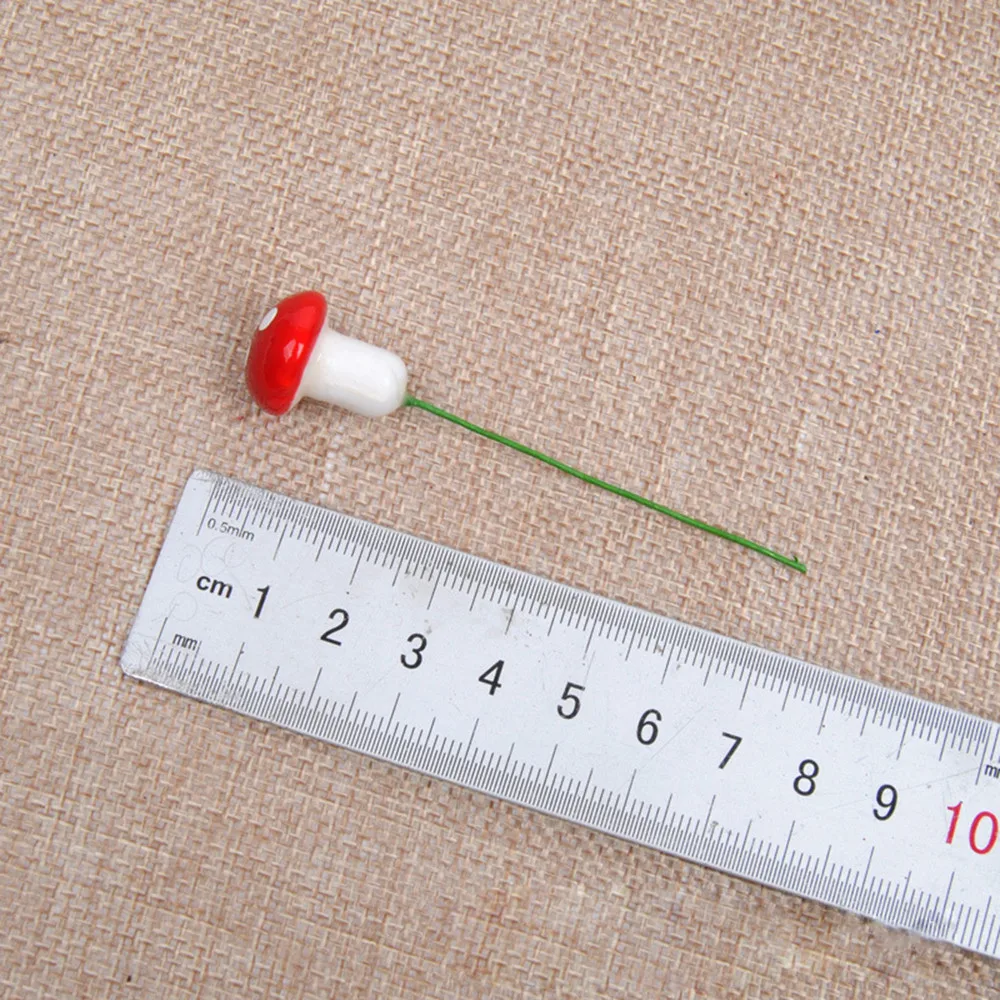 

50pcs 2cm Artificial Mini Mushroom Miniatures Fairy Garden Moss Terrarium Resin Crafts Decorations Stakes Craft 2021