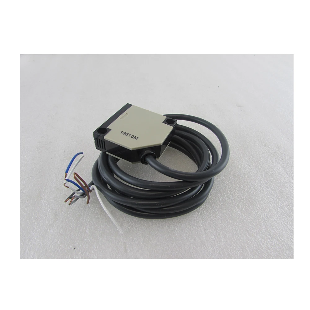

Original Omron photo electric sensor E2E-X10T1