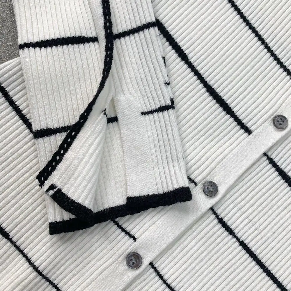 

Women Striped Knit Sweater V-neck Single-breasted Split Long-sleeved 2020 Autumn And Winter New Short Cardigan