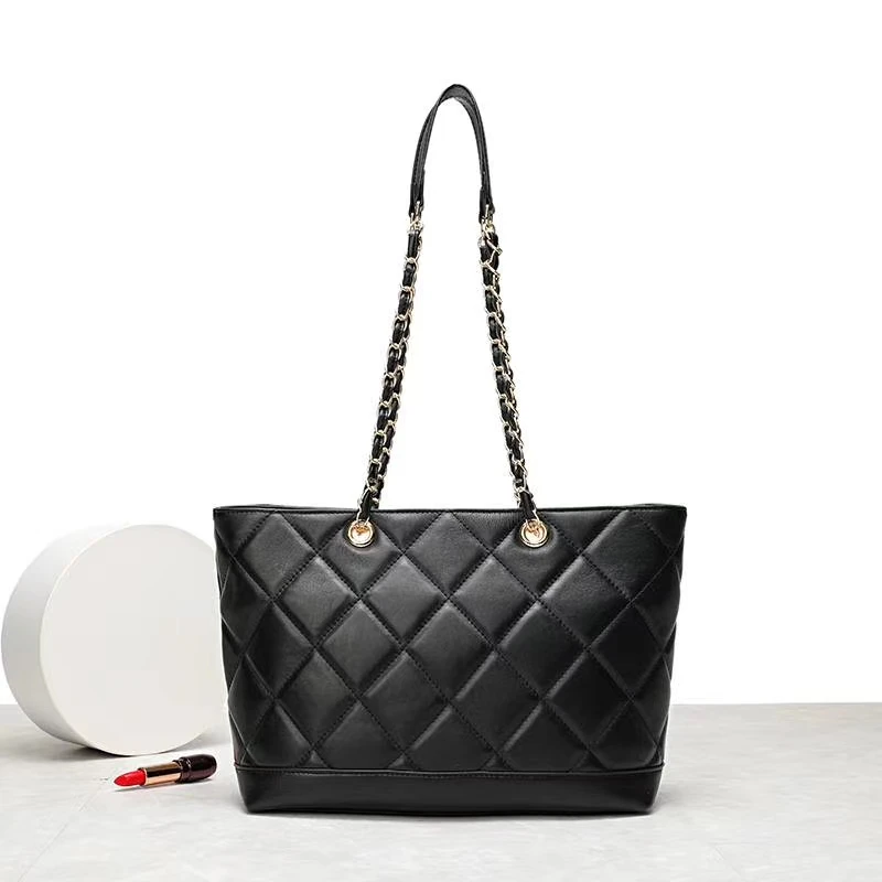 

free shipping 2020 the new style fashion large capacity genuine leather sheepskin women one shoulder bag 3 color 30cm