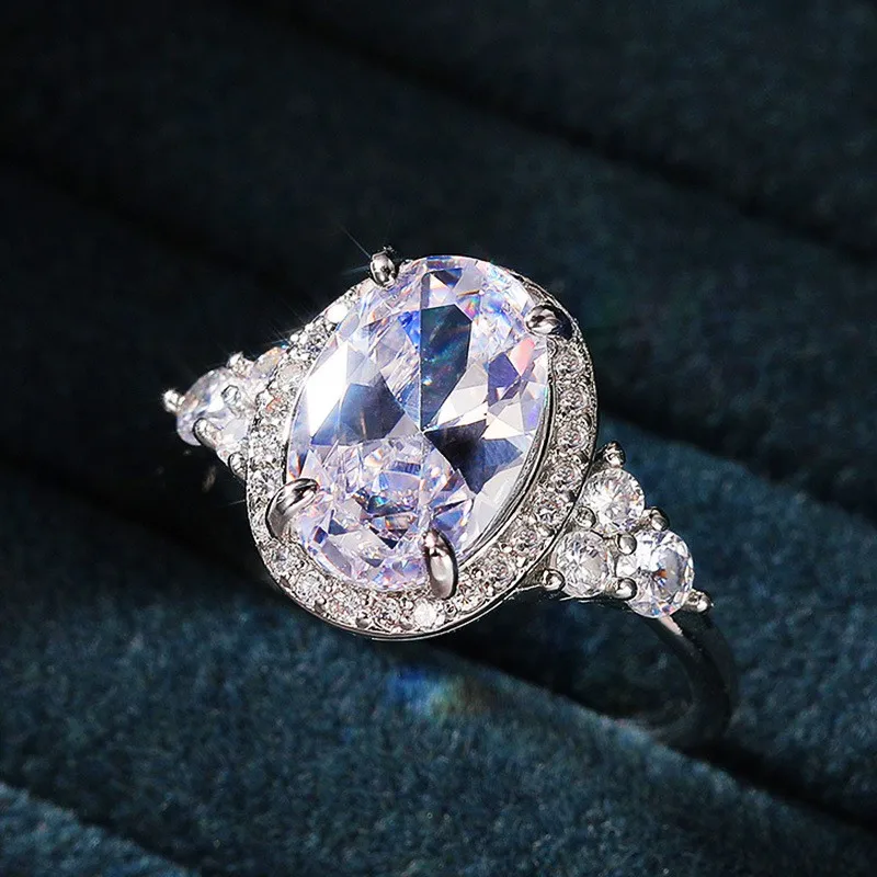

Classic Big Dazzling Oval Geometric Crystal Ladies Ring with Zircon Rhinestone for Women Wedding Engagement Jewelry