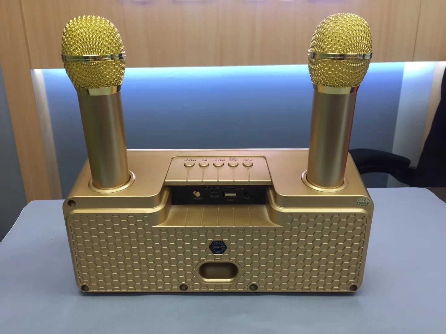 Портативный HIFI микрофон динамик Sdrd301 беспроводной микрофон бытовой Ktv открытый мобильный телефон Bluetooth аудио Cara Ok машина