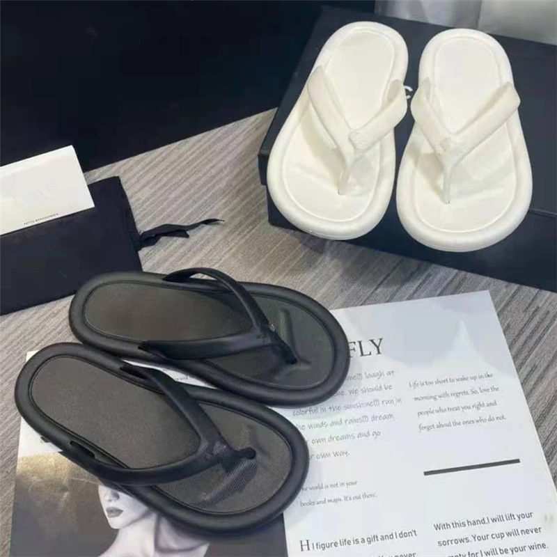 

Luxury Designer White Black Women's Flip Flops Summer Beach Bikini Outdoor Brand Female Slippers 2021 Fashion Flat Girls Shoes