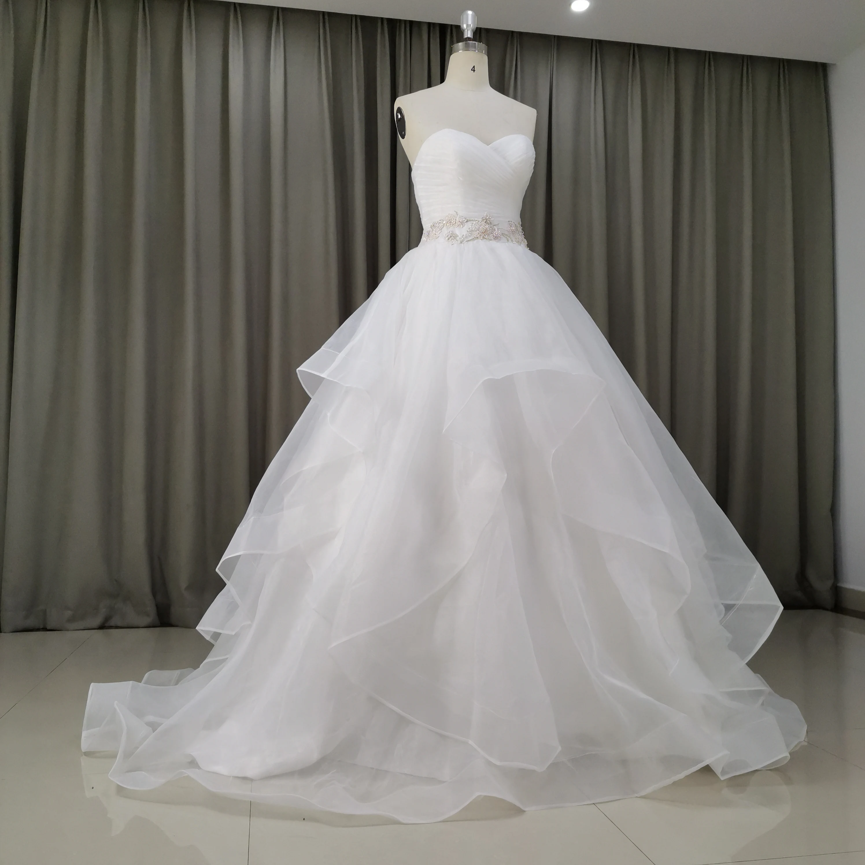 Белые свадебные платья без бретелей с бальное платье Простые Свадебные