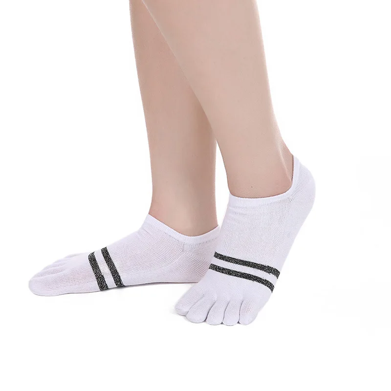 5 Pairs Woman Invisible Five Finger Socks Short Solid Cotton Ankle Socks Spring Summer Breathable No Show Boat Socks with Toes