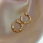 Новые маленькие круглые серьги-кольца, корейские золотистые металлические серьги-кольца с вырезами, эффектные серьги для женщин, модные ювелирные украшения для вечеринок