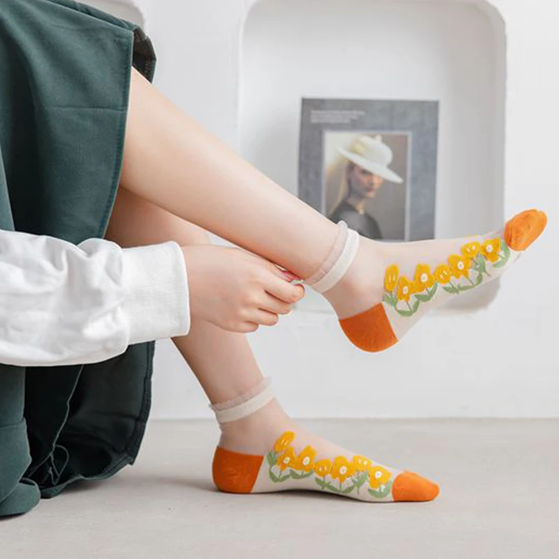 

2021 New Women Summer Ultrathin Ankle Socks Transparent Daisy Embroidery Lace Silk Elastic Socks Cute Girls Short Socks