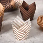 Бумажные стаканчики в полоску с тюльпанами для кексов