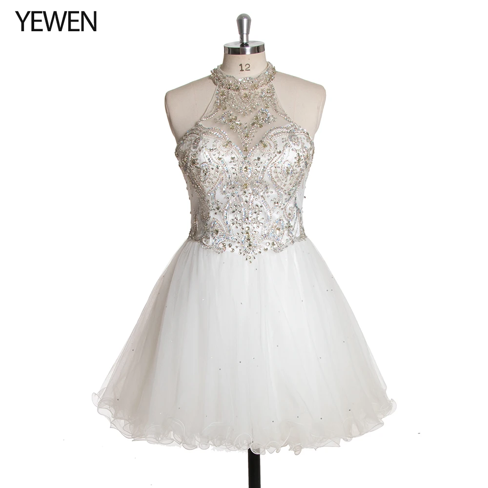 Белое золотое коктейльное платье недорогое короткое Кристальное на выпускной