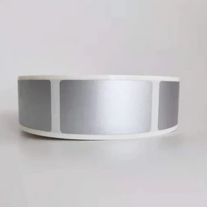 Один рулон 1000 шт. 23x42 мм Глянцевая Серебряная клейкая наклейка с царапинами ручная игровая пленка для карт