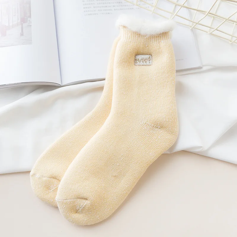 yellow socks Helisopus новые осенние зимние толстые теплые носки Женские однотонные кавайные рождественские носки коралловые бархатные Пушистые Носки - Цвет: yellow socks