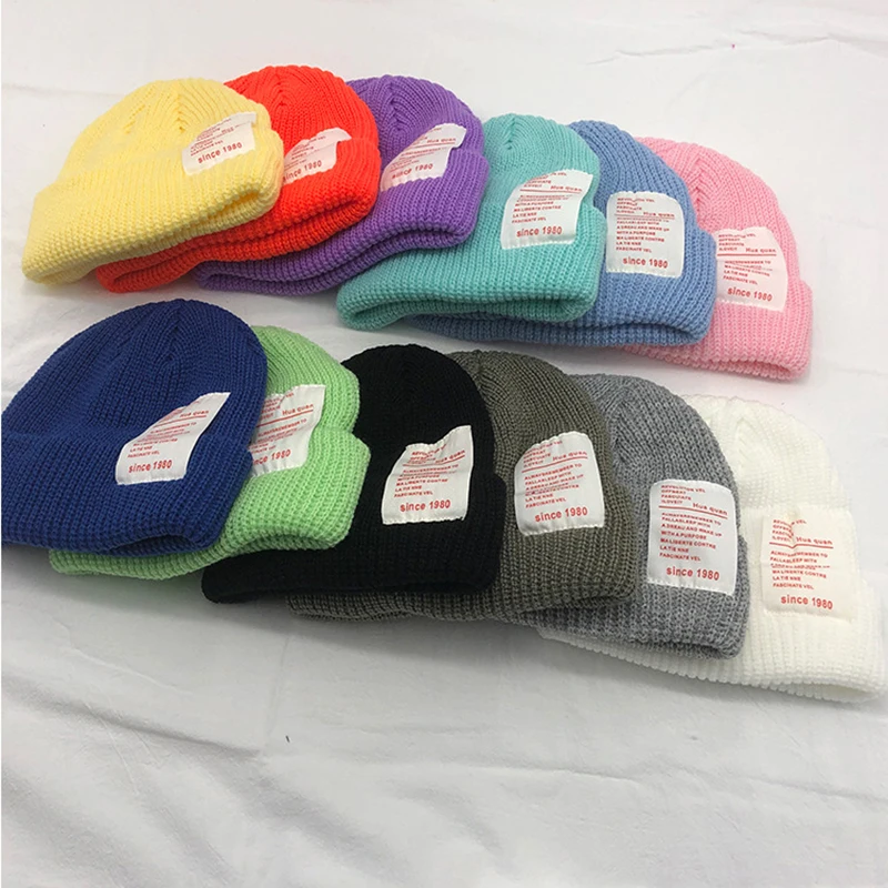 Новинка Сезон осень-зима Ins Цвет однотонный Большой ярлык с буквами вязаная шапка