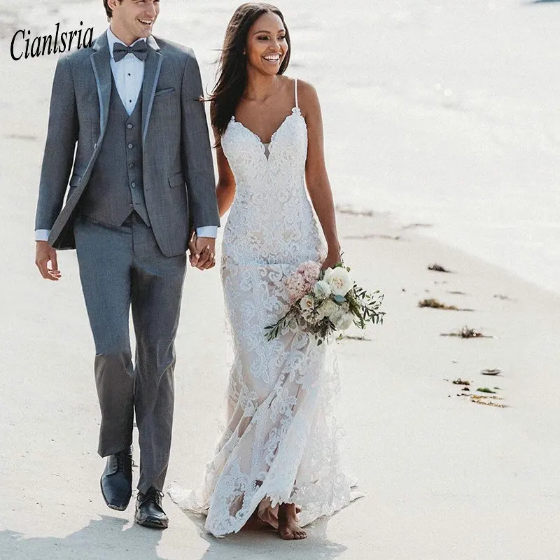 

Gorgeous Full Lace Appliques Spaghetti Straps Long Boho Wedding Dress V-Neck Backless Sleeveless Beach Bridal Wedding Dresses