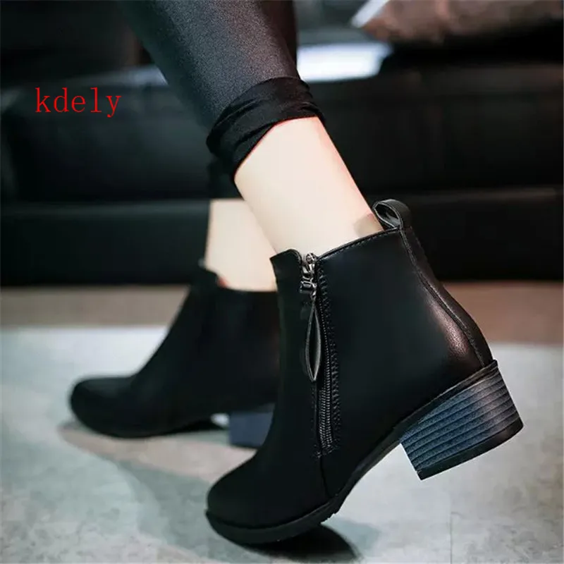 Осень-зима 2020 новые стильные популярные короткие ботинки в британском стиле на