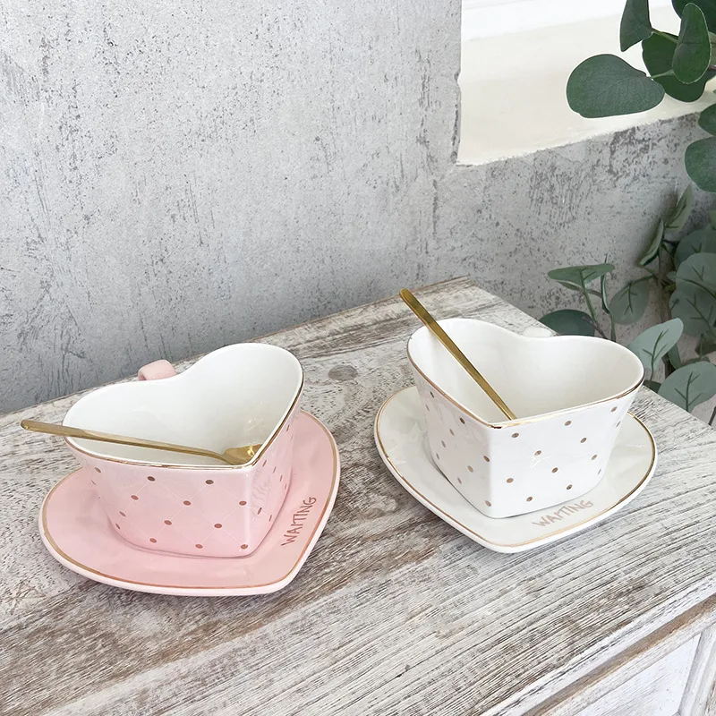 

230ml Creative Coffee Mugs Fashion Heart Shaped Tea Cup Saucer Ceramic Coffee Cups with Saucer and Spoon