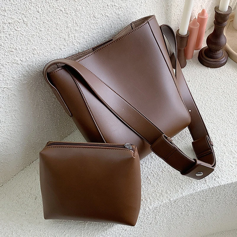 

High Capacity Solid Color PU Leather Crossbody Bags For Women 2021 NEW Bucket Bags Lady Handbags With Wide Belt Travel Handbags