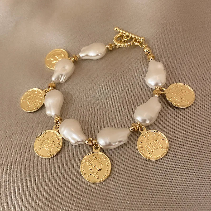 

New Women Luxury Bracelet Fresh Water Pearl Elegant Charm Bracelet Women Fashion Jewelry Accessories Wedding Engagement