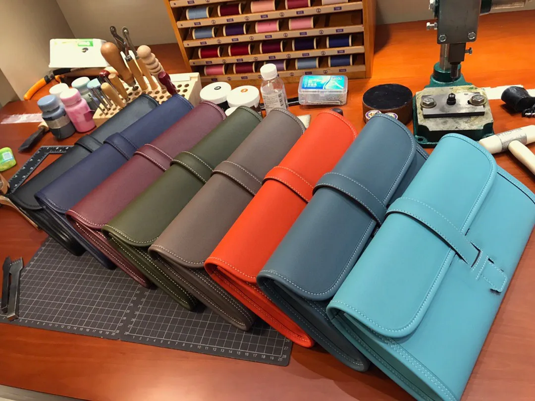 

2021 latest high quality leather women's purse multi color series flip design Mini dinner leisure luxury high end hot sale