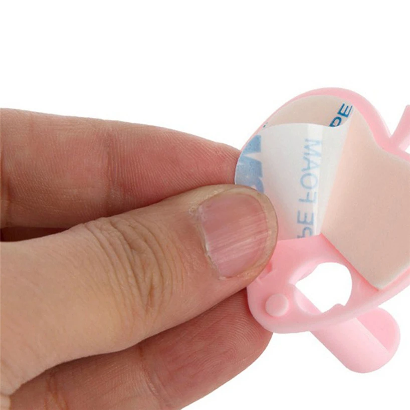 Многофункциональный самоклеящийся крючок для отделки штепсельной вилки