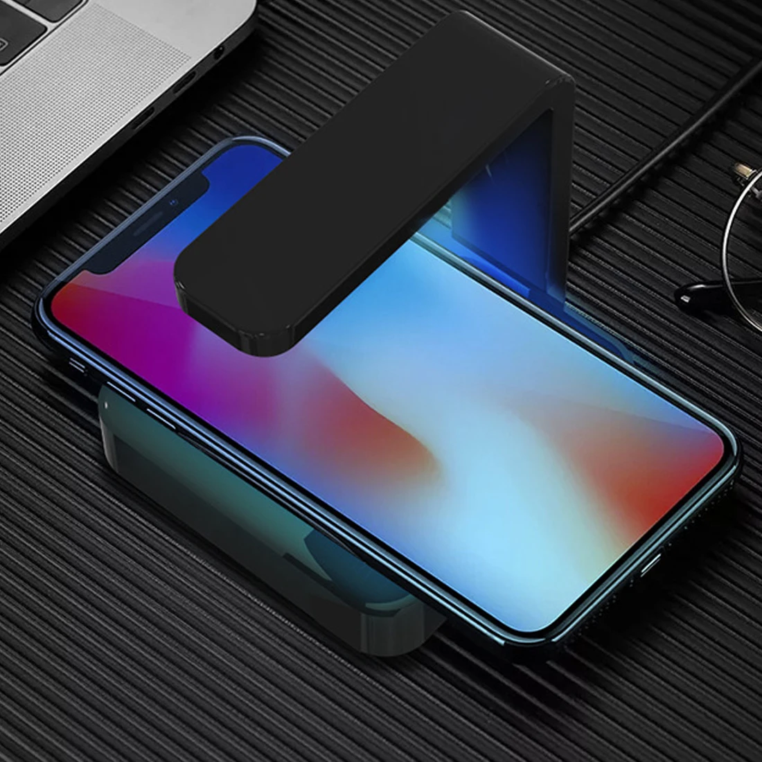 

2 in 1 UV Germicidal Lamp with Wireless Charger ,QI Wireless Charger,Phone Sterilizer Cellphone for iphone Android Smartphones