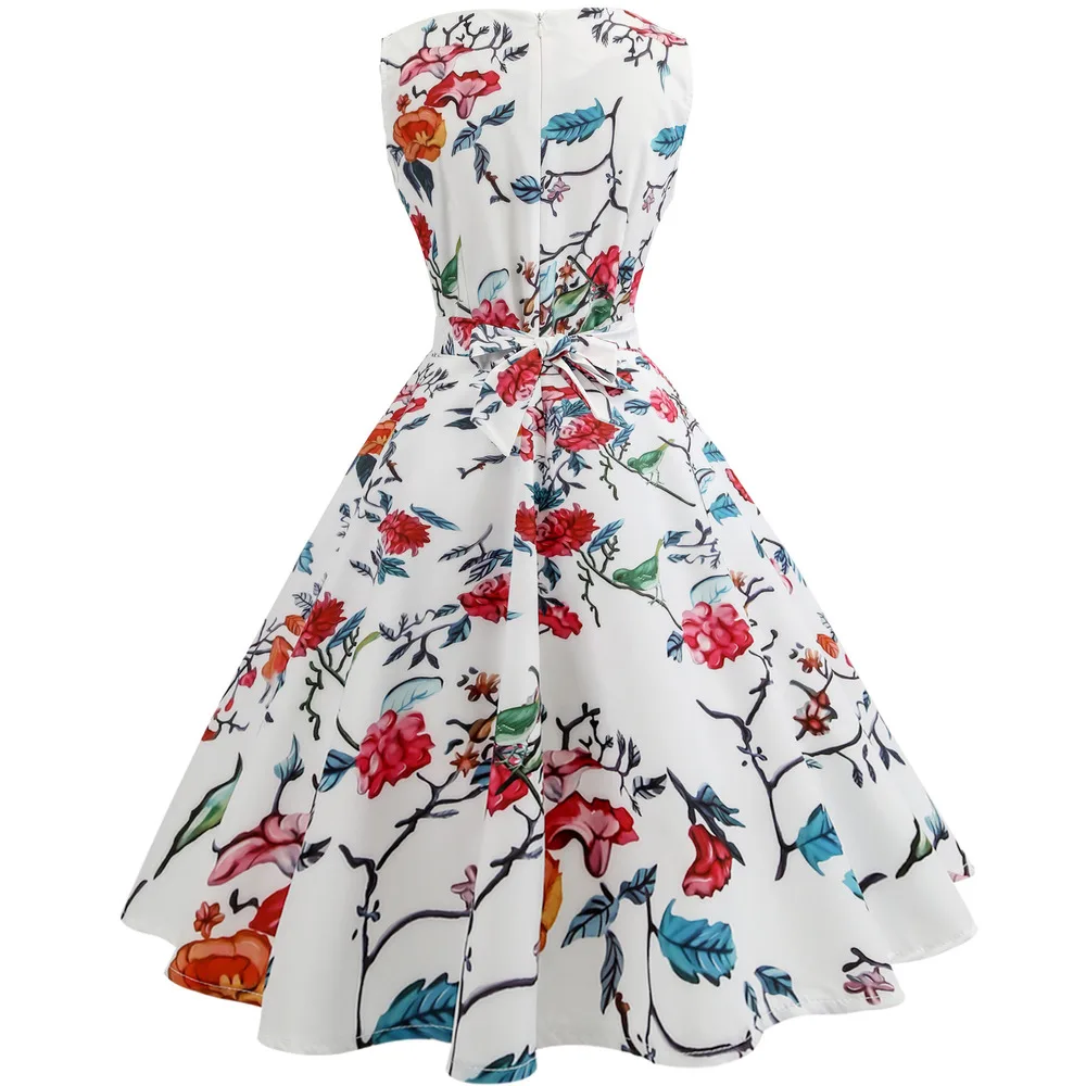 

Women 2021 Vintage New Red Roses Printed Cotton Satin Fabric Drill For Dress Home Textiles DIY Sewing Fabric For Women Dresses